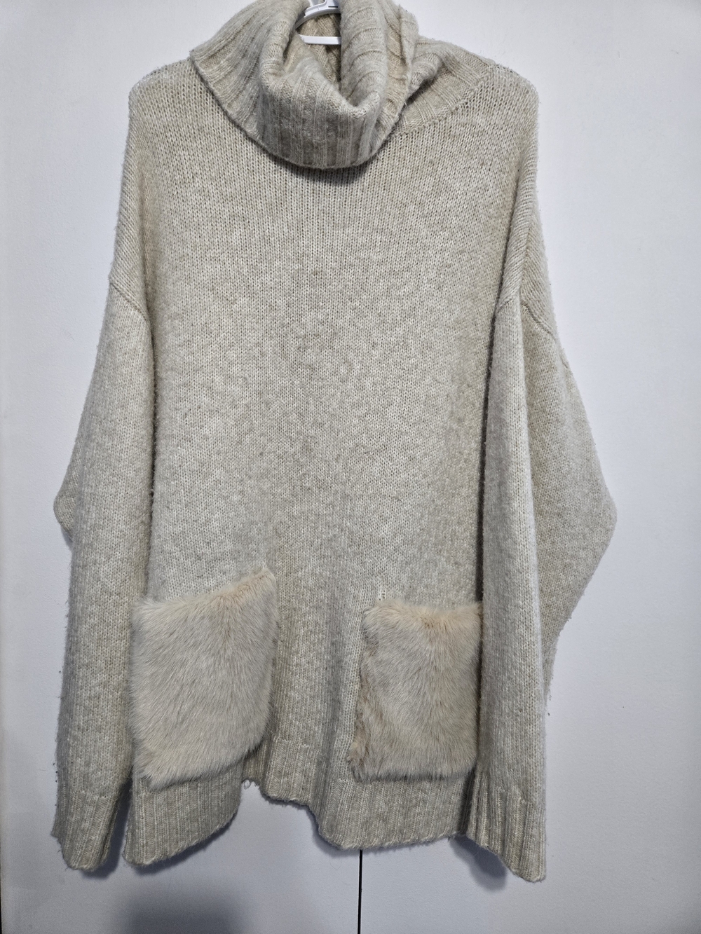 ZARA Knit Sweater M Cream Turtleneck Faux Fur Pockets Alpaca Blend Oversized